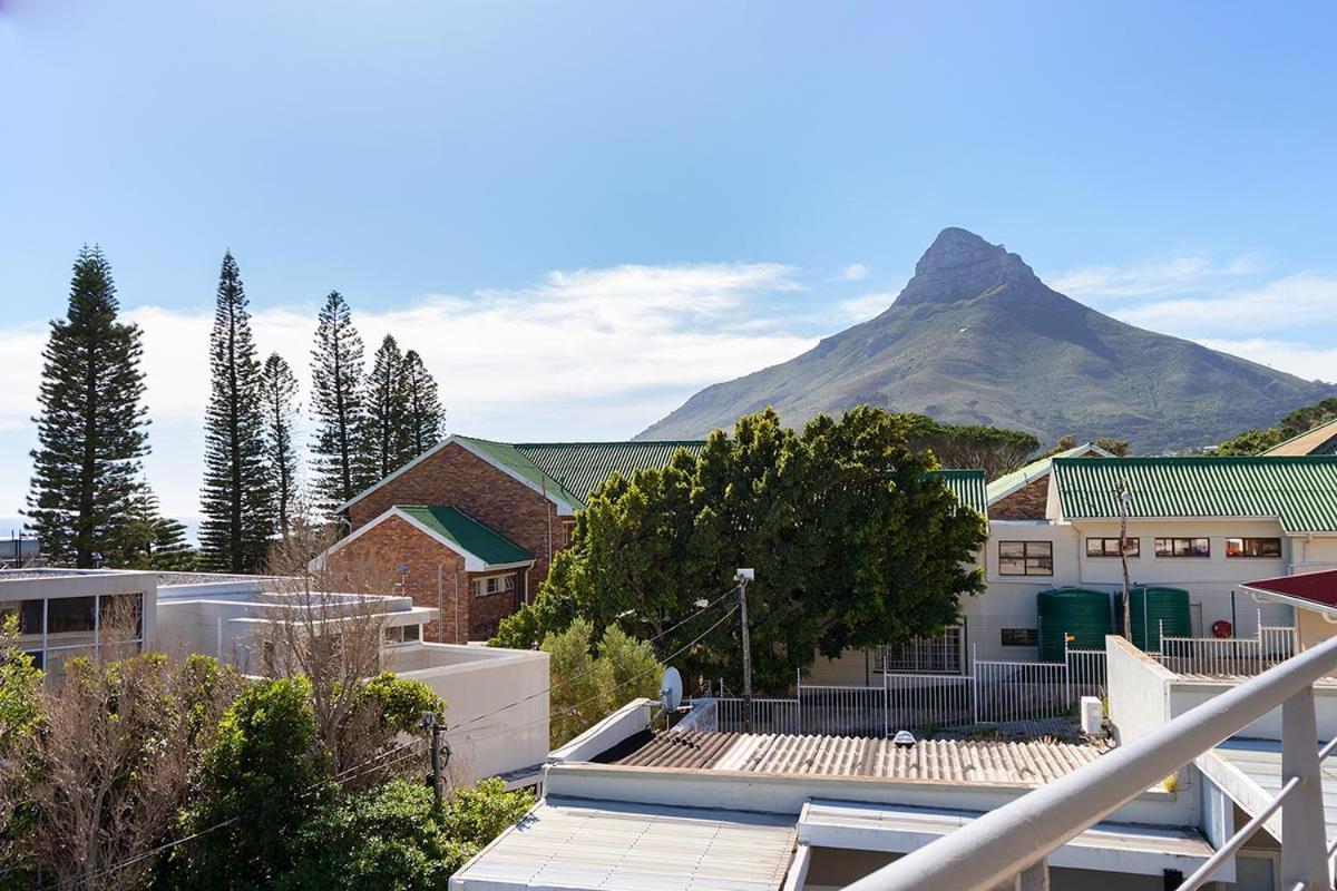 Stunning Sea View Apartment - Camps Bay ケープタウン エクステリア 写真