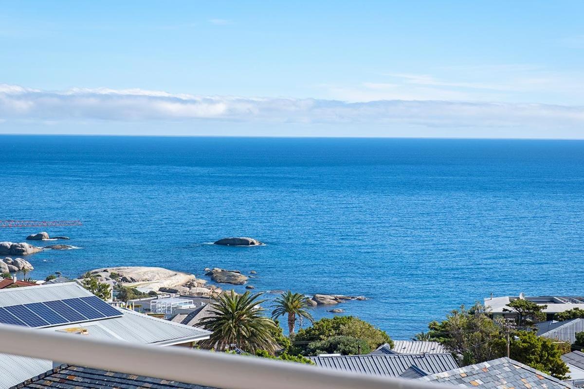 Stunning Sea View Apartment - Camps Bay ケープタウン エクステリア 写真
