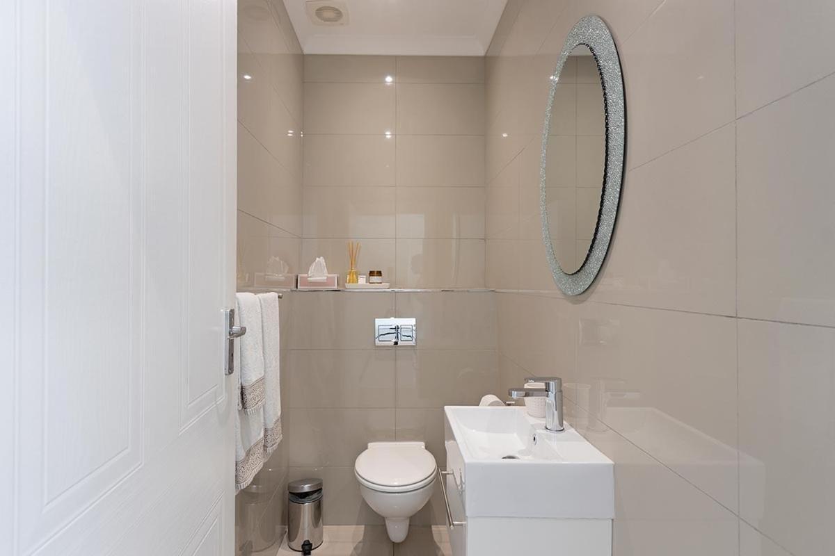 Stunning Sea View Apartment - Camps Bay ケープタウン エクステリア 写真